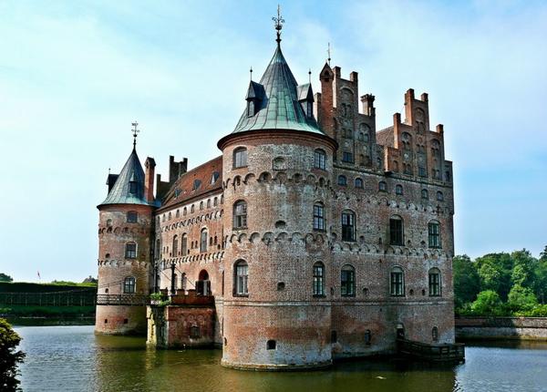 Egeskov Castle - Egeskov Castle outside gallery thumbnail