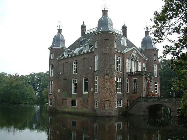 Biljoen Castle - Outdoors gallery thumbnail