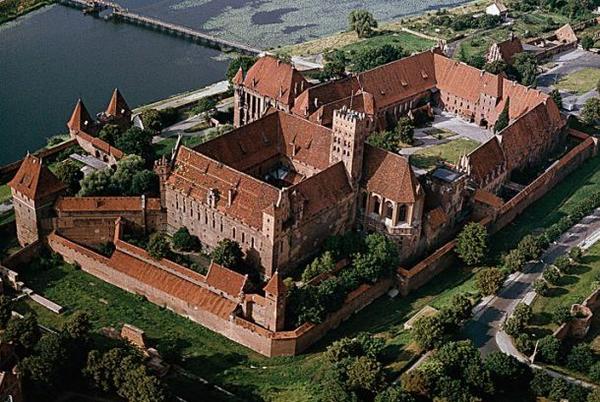 Castle of the Teutonic Order in Malbork - Malbork Castle exterior gallery thumbnail