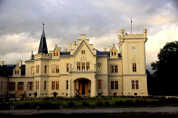 Nadasdy Mansion - Nadasdy Mansion outside gallery thumbnail