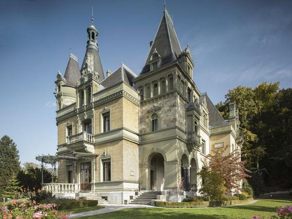 Hünegg Castle - Outdoors gallery thumbnail