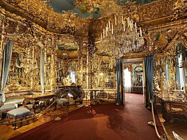 Linderhof Palace - Linderhof castle inside gallery thumbnail