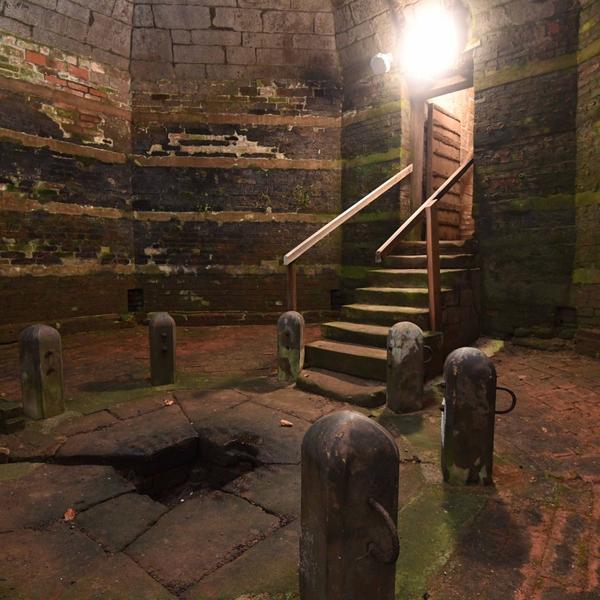 Warwick Castle - Warwick Castle inside gallery thumbnail
