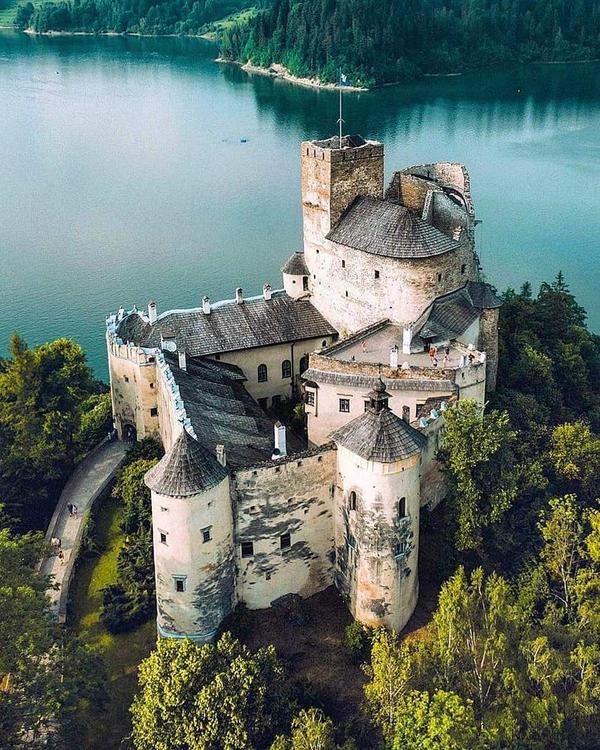 Niedzica Castle - Outdoors gallery thumbnail