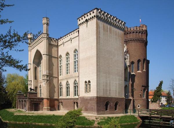 Kórnik Castle - Outdoors gallery thumbnail
