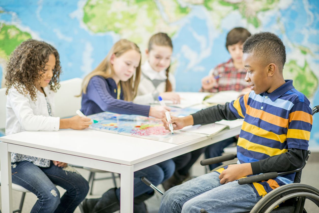 Incluziunea socială prin educație non-formală: sprijin pentru copii și familii vulnerabile
