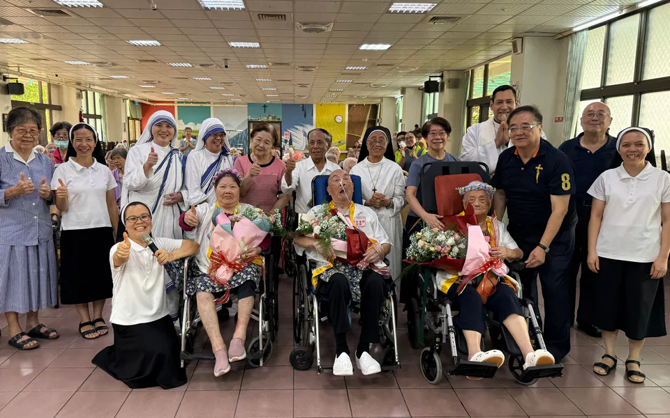 孝愛之家三長者領洗 沛降主恩|文章首圖