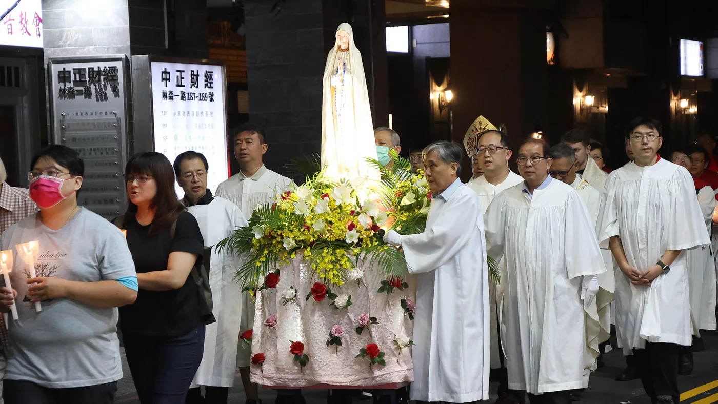 高雄大港埔法蒂瑪聖母堂建堂63年燭光祈願和平|文章首圖