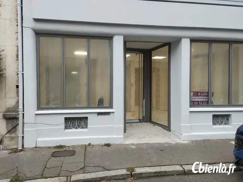 Photo 2 - Local à Tours