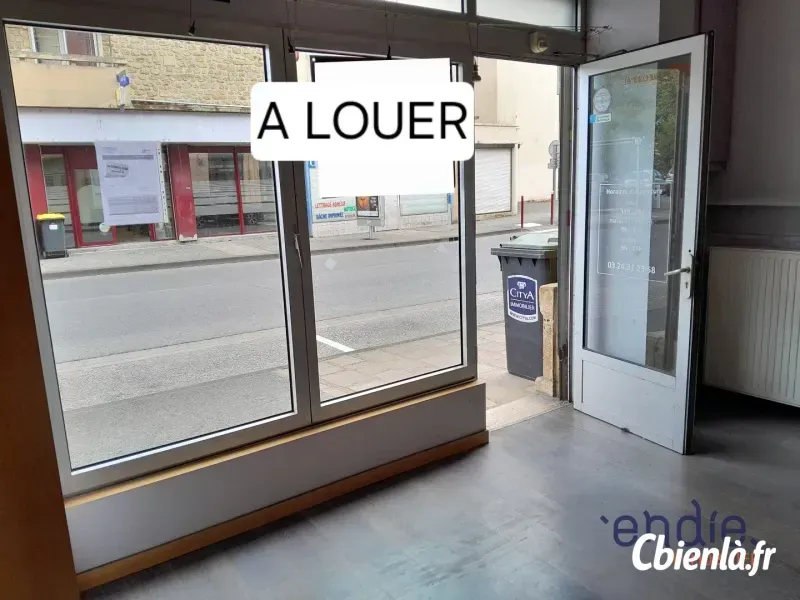 Photo 2 - Local à Sedan