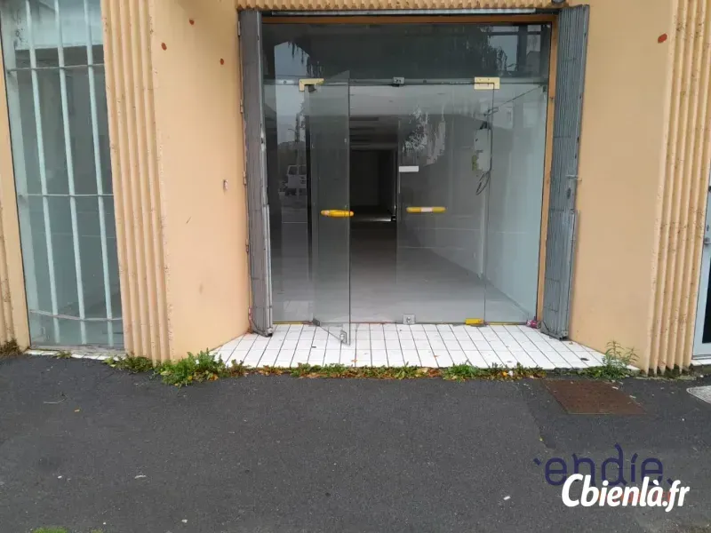 Photo 3 - Local à Charleville Mezieres
