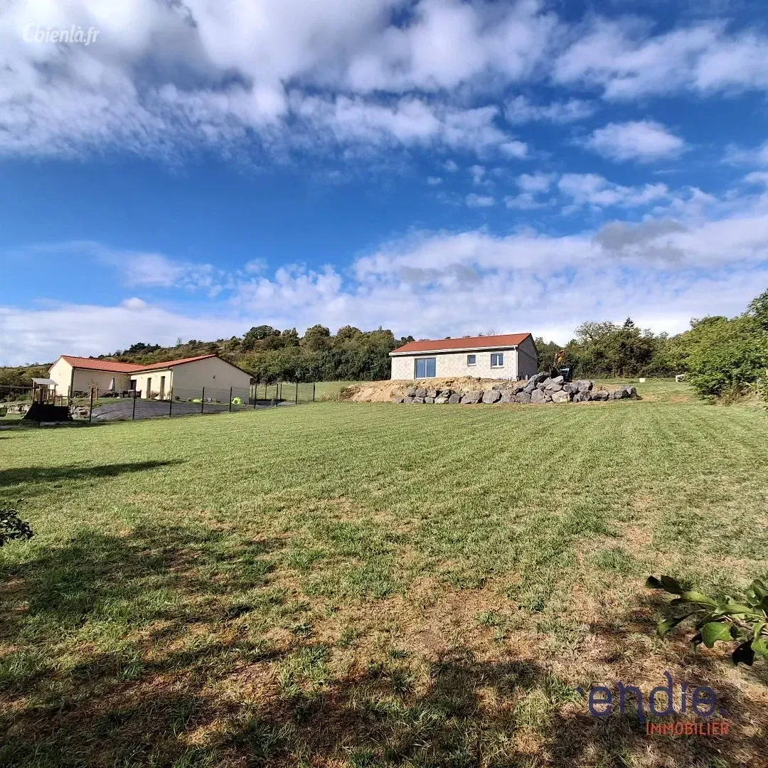 Terrain à Clemensat