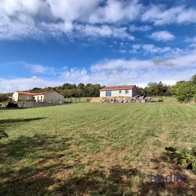 Terrain à Clemensat