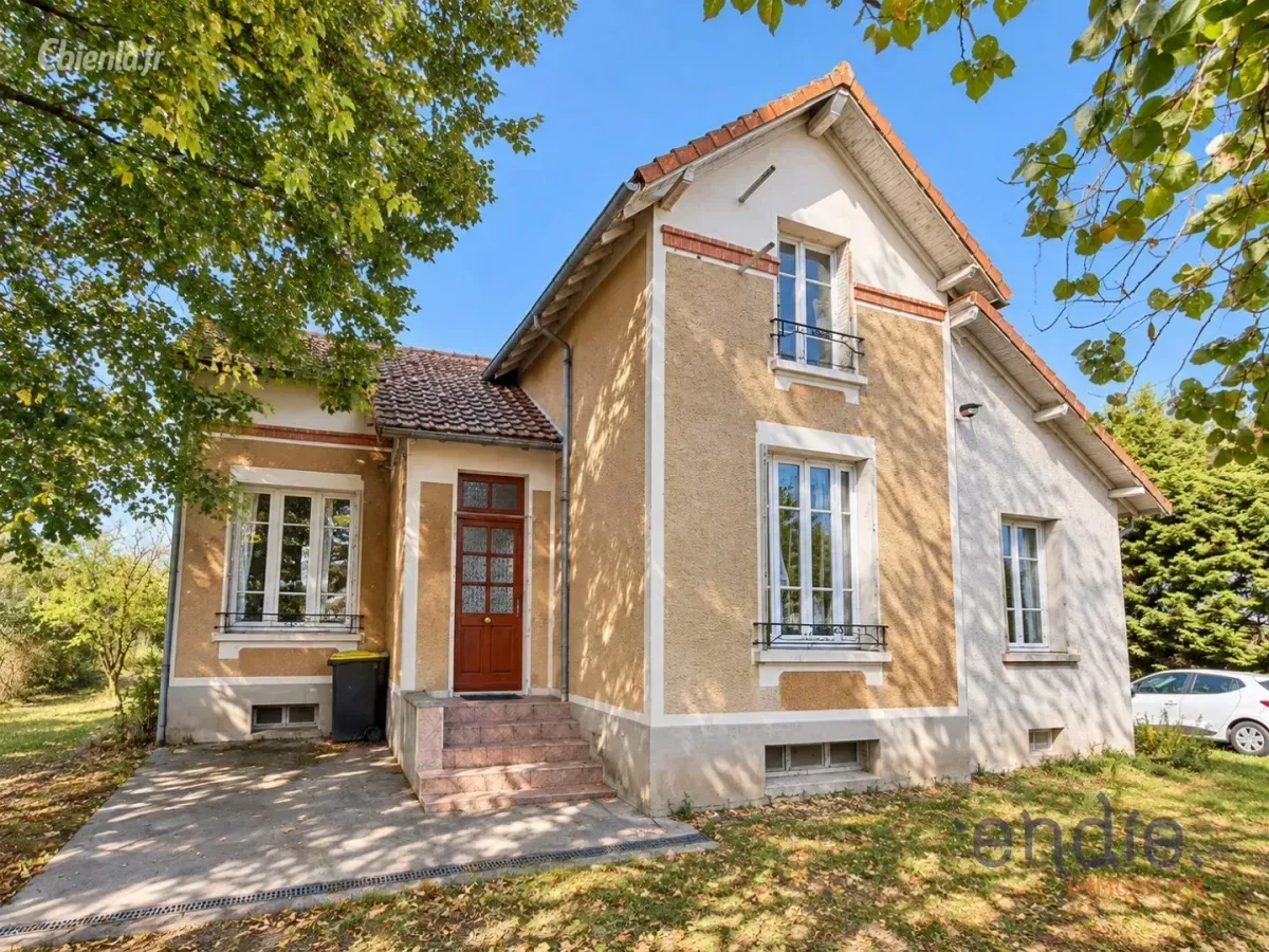 Maison à La Ferte Hauterive