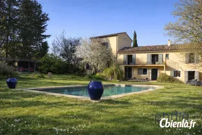 Maison à Villecroze