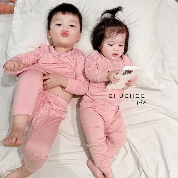 Các lựa chọn thời trang trẻ em đang được đối chiếu cho người mua tại Việt Nam