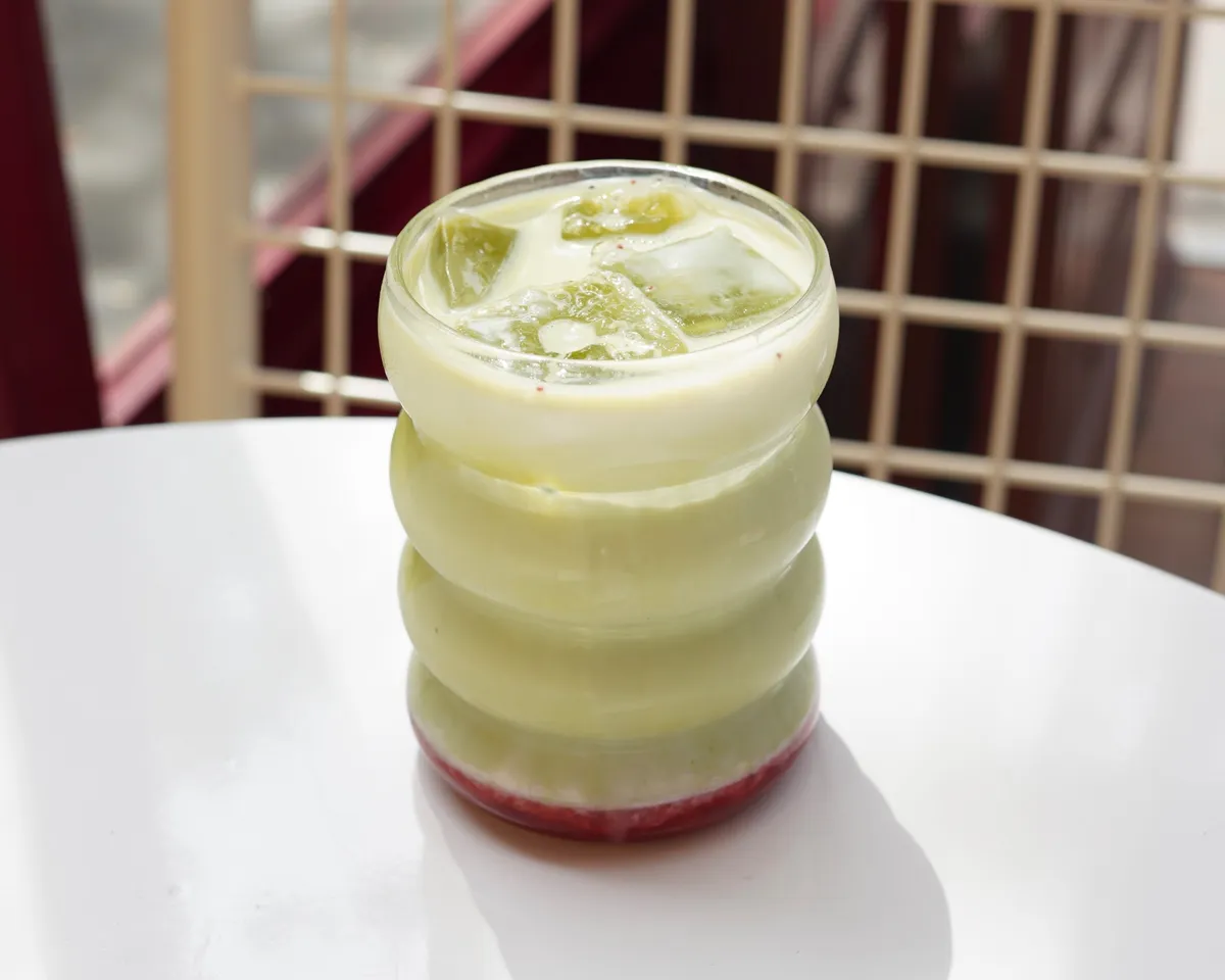 Matcha Fraise latte
