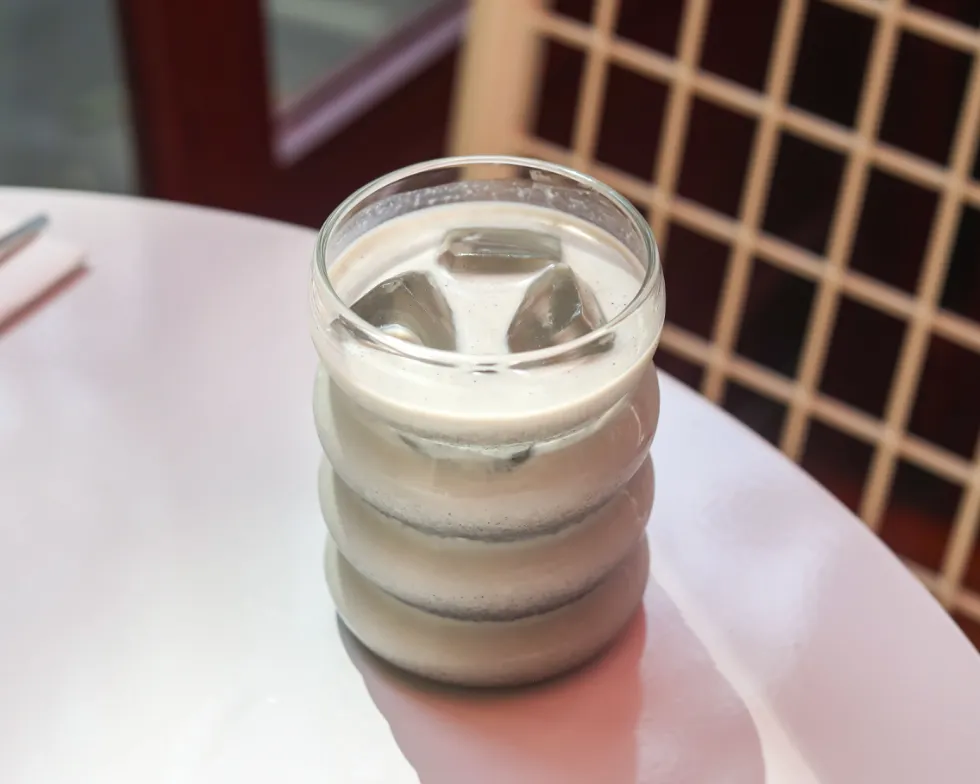 Iced Sésame latte 