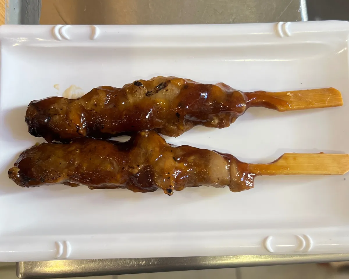 YA9 Brochette de poulet caramélisé 