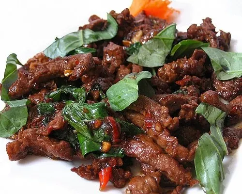 P7 Boeuf piquant au sauce basilic