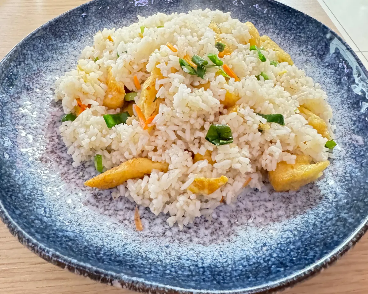 S4: Riz sautées Tofu frit 
