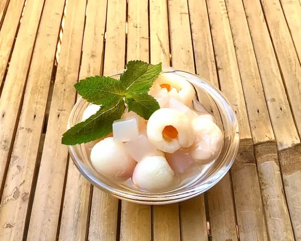 DL. Litchi nata de coco