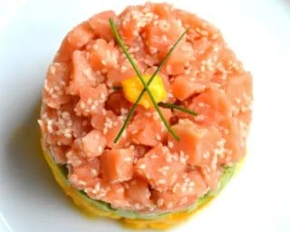 E10 Tartare saumon sauce yuzu