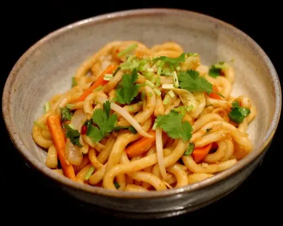 10 Nouille Udon saute aux legumes