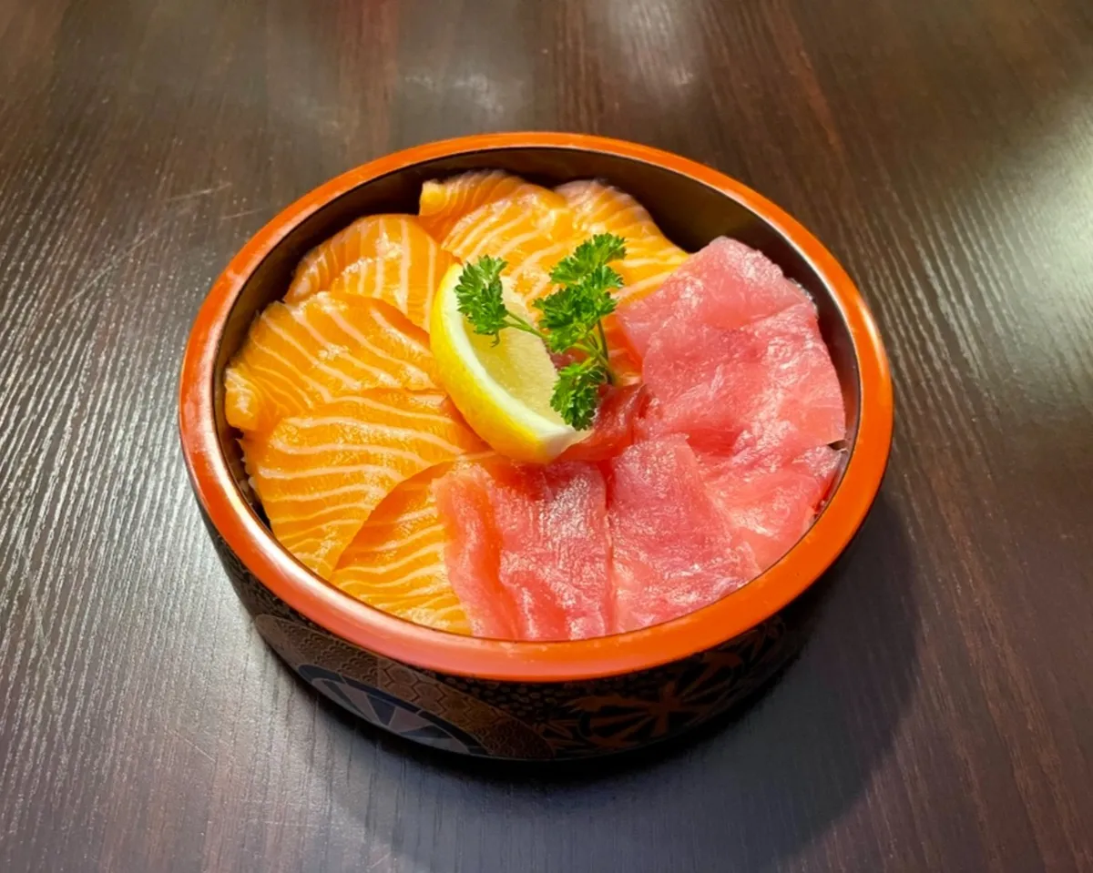 S1B - CHIRASHI SAUMON & THON