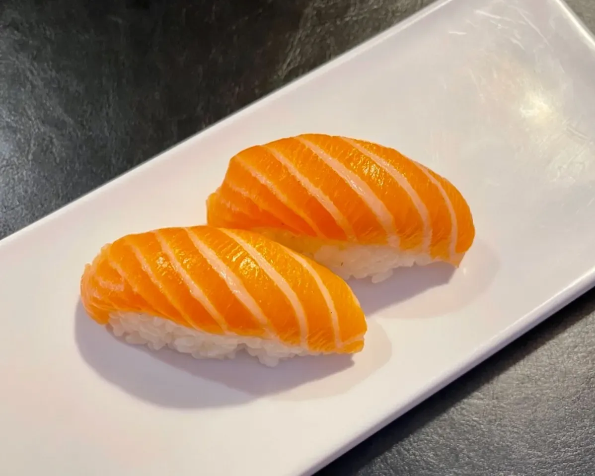 SU-S SUSHI SAUMON 