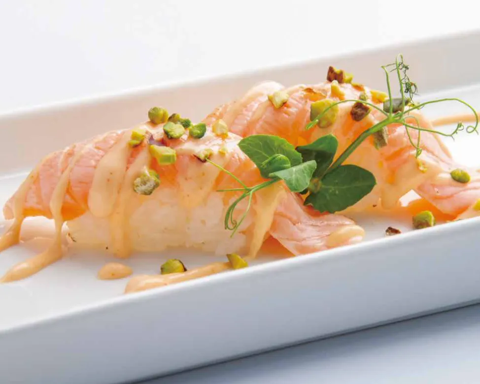 Sushi saumon flambé
