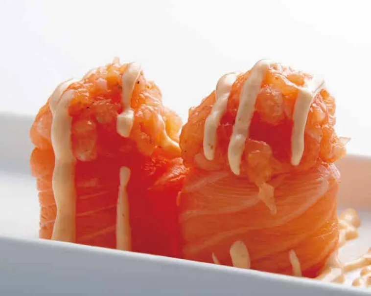 Gunkan Saumon Roll