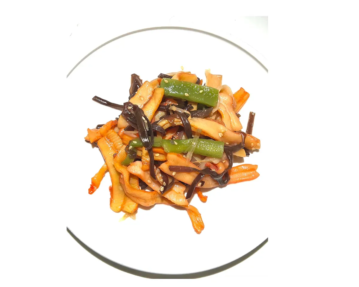 Salade de calamars cuits assaisonnée