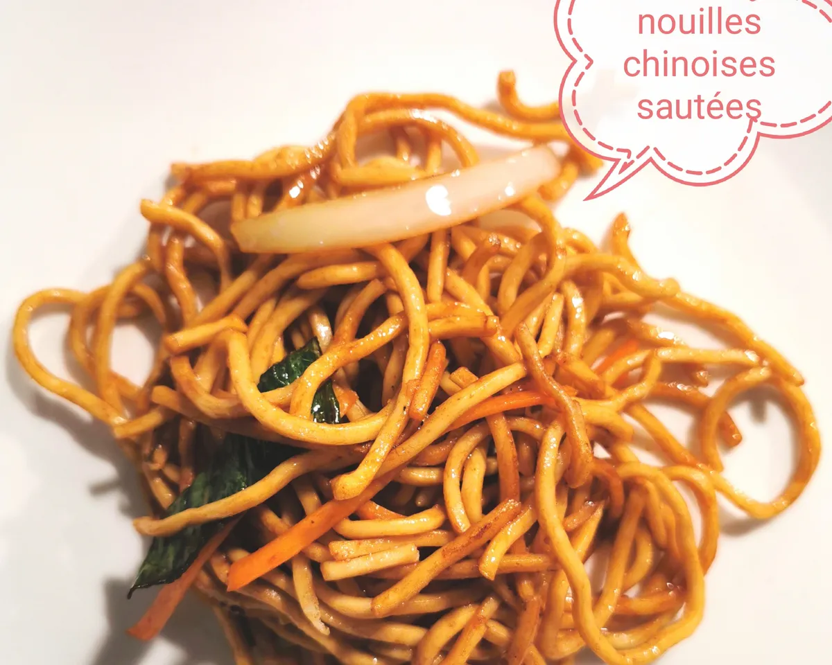 Nouilles chinoises sautees