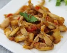 Cuisses de Grenouilles sautees à la poivre