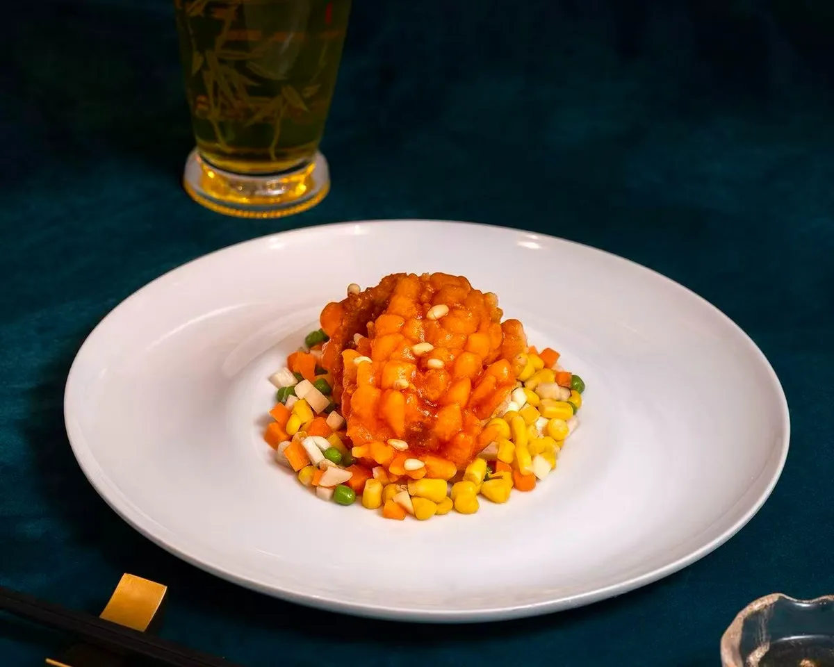 Poisson croustillant à la sauce fruitée