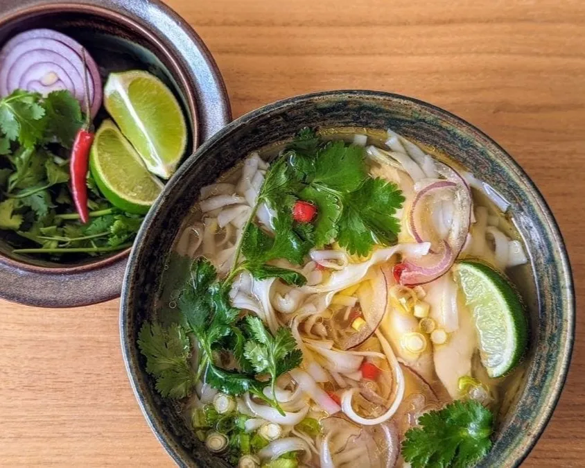 901A. Soupe de tonkinoise spéciale au poulet 鸡肉pho