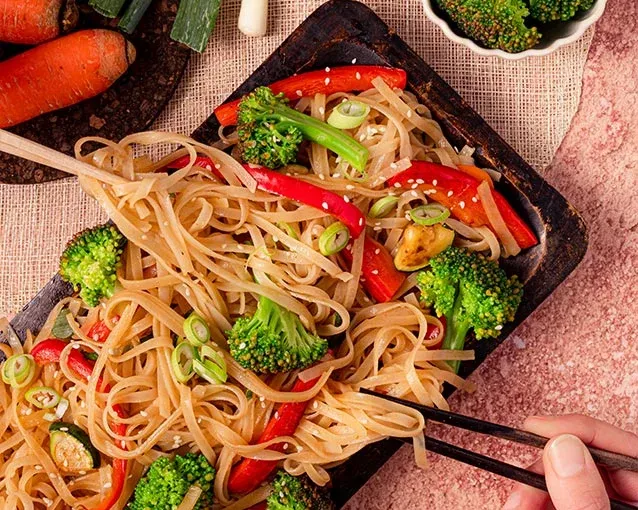 PTL. Pates de riz sautee aux legumes