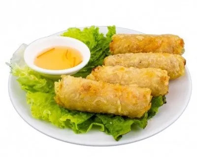300. 2 nems thai au poulet et 2 nems thai au porc (4p) 2鸡春2猪春