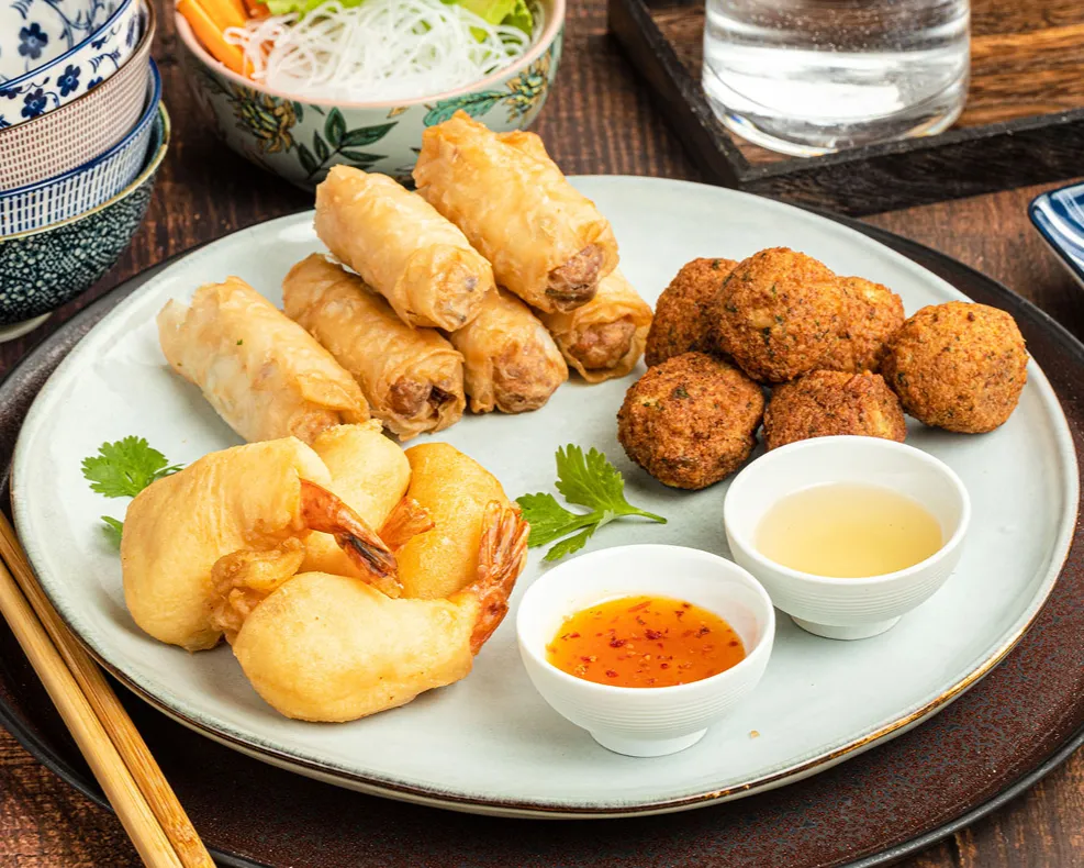 304. Assortiment de beignets 炸八样