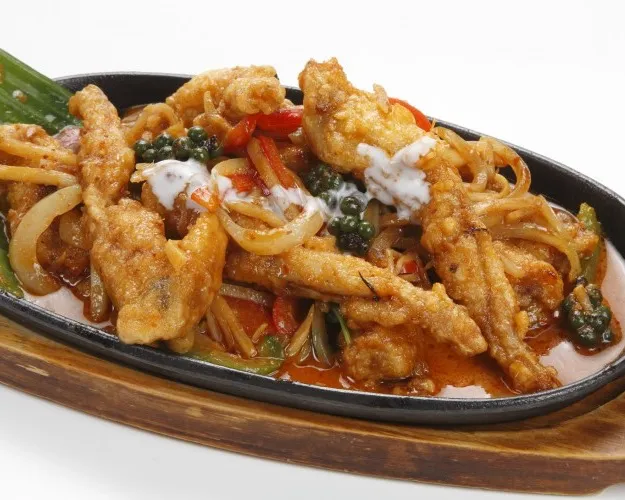 SP2. Cuisses de grenouille frits a la sauce basilic 金不换田鸡腿