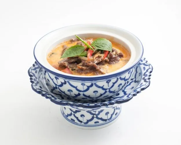 601. Eminces de boeuf au curry rouge et lait de coco 红咖哩牛肉