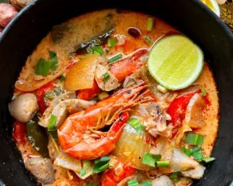 103. Soupe de fruits de mer aux herbes de Thailande 冬阴海鲜汤