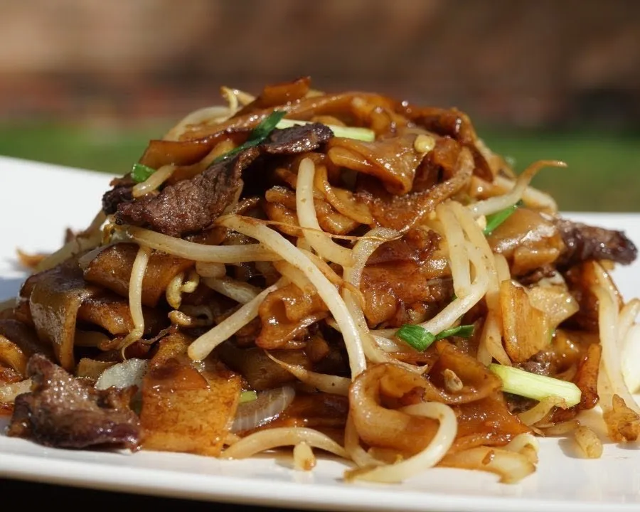 PTB. Pates de riz sautee au boeuf