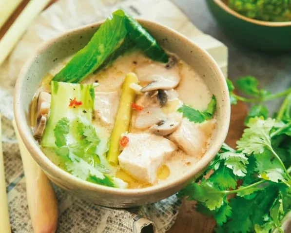 102. Soupe de poulet a la citronnelle 冬阴鸡汤