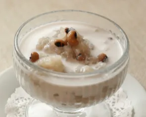 15 Riz gluant et haricots blanc au lait de coco