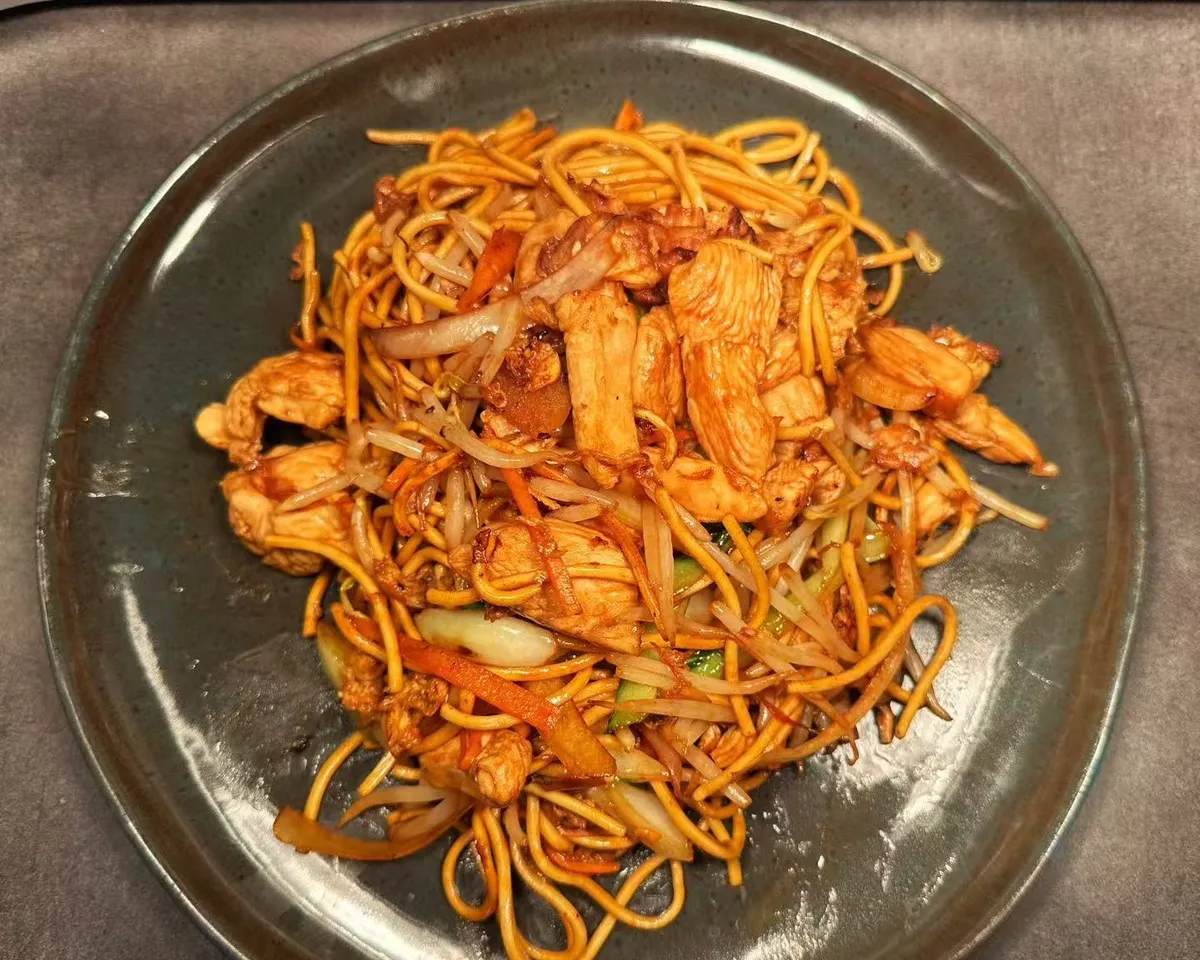 SS5 MENU nouilles sauté au poulet 