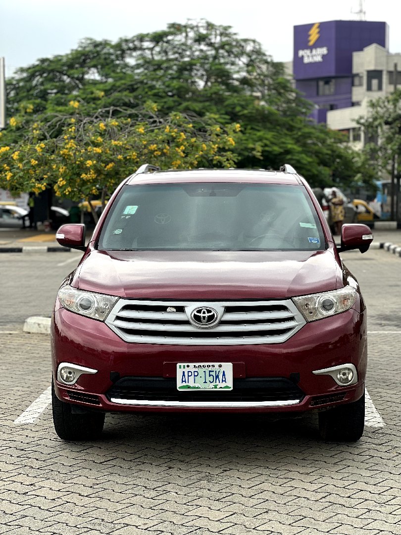RENTAL SERVICE (TOYOTA HIGHLANDER)
