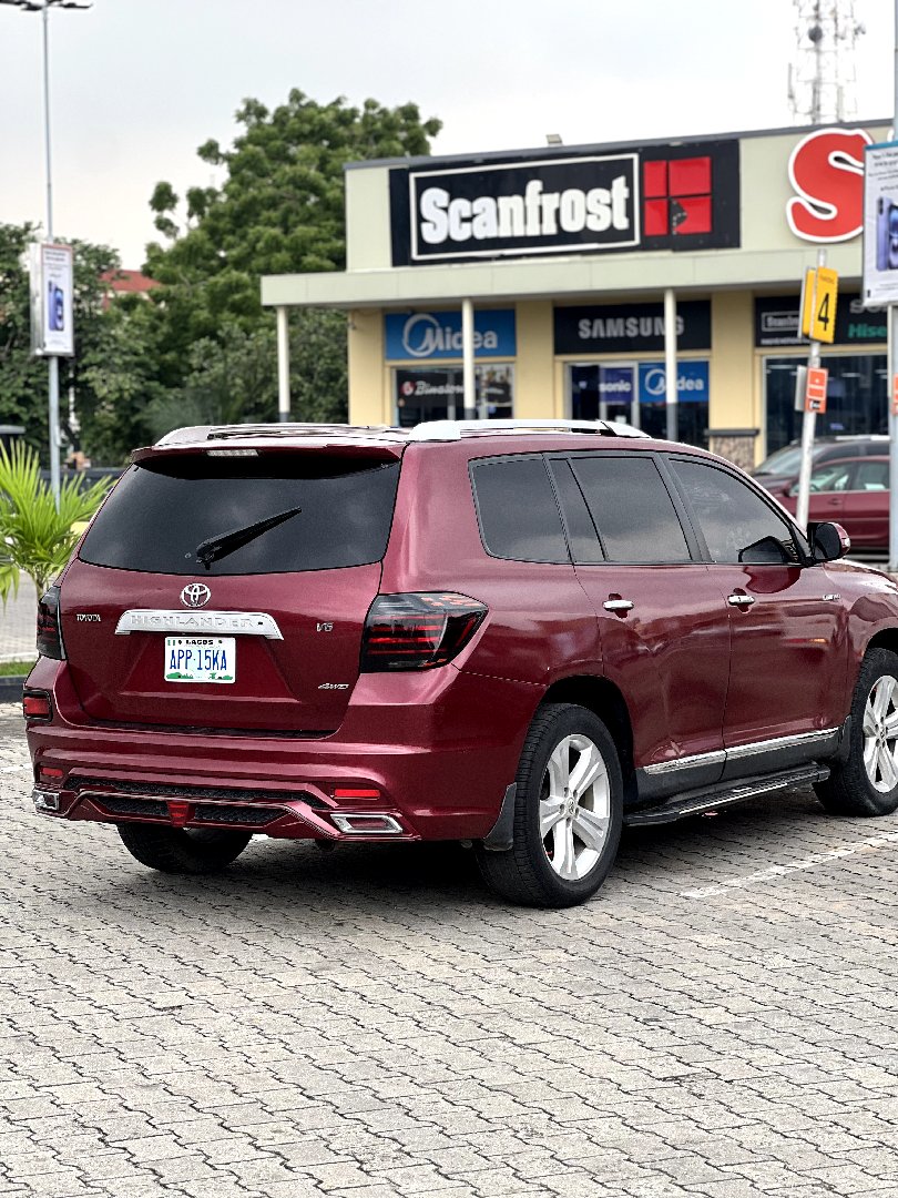 RENTAL SERVICE (TOYOTA HIGHLANDER) 3