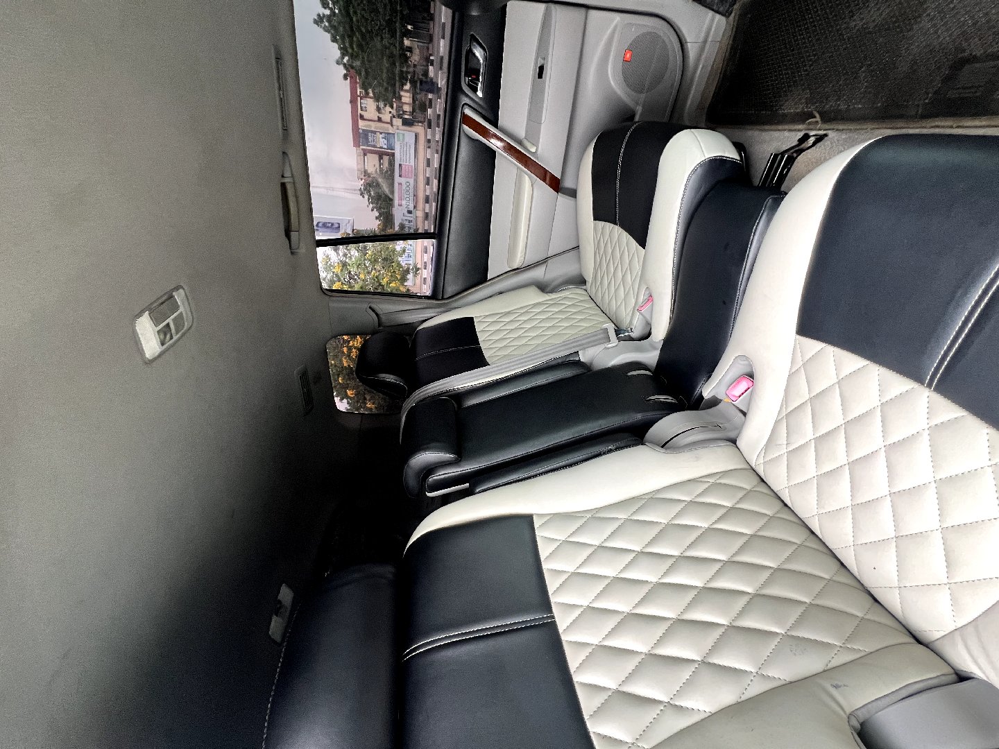 RENTAL SERVICE (TOYOTA HIGHLANDER) 6